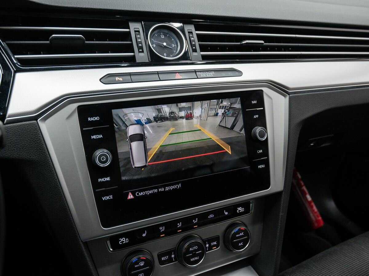 Volkswagen Passat 2018 года с пробегом. Фото: #19