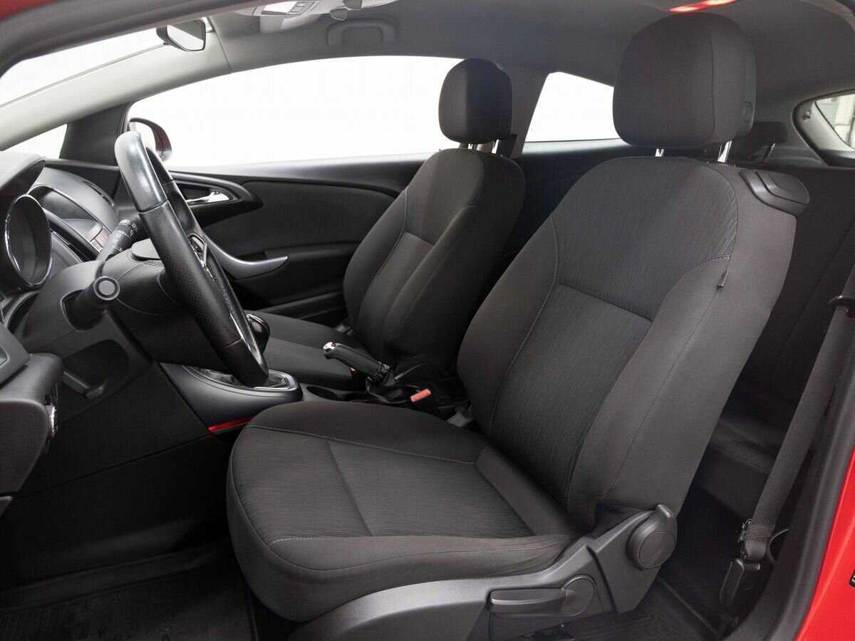 Opel Astra 2012 года с пробегом. Фото: #9