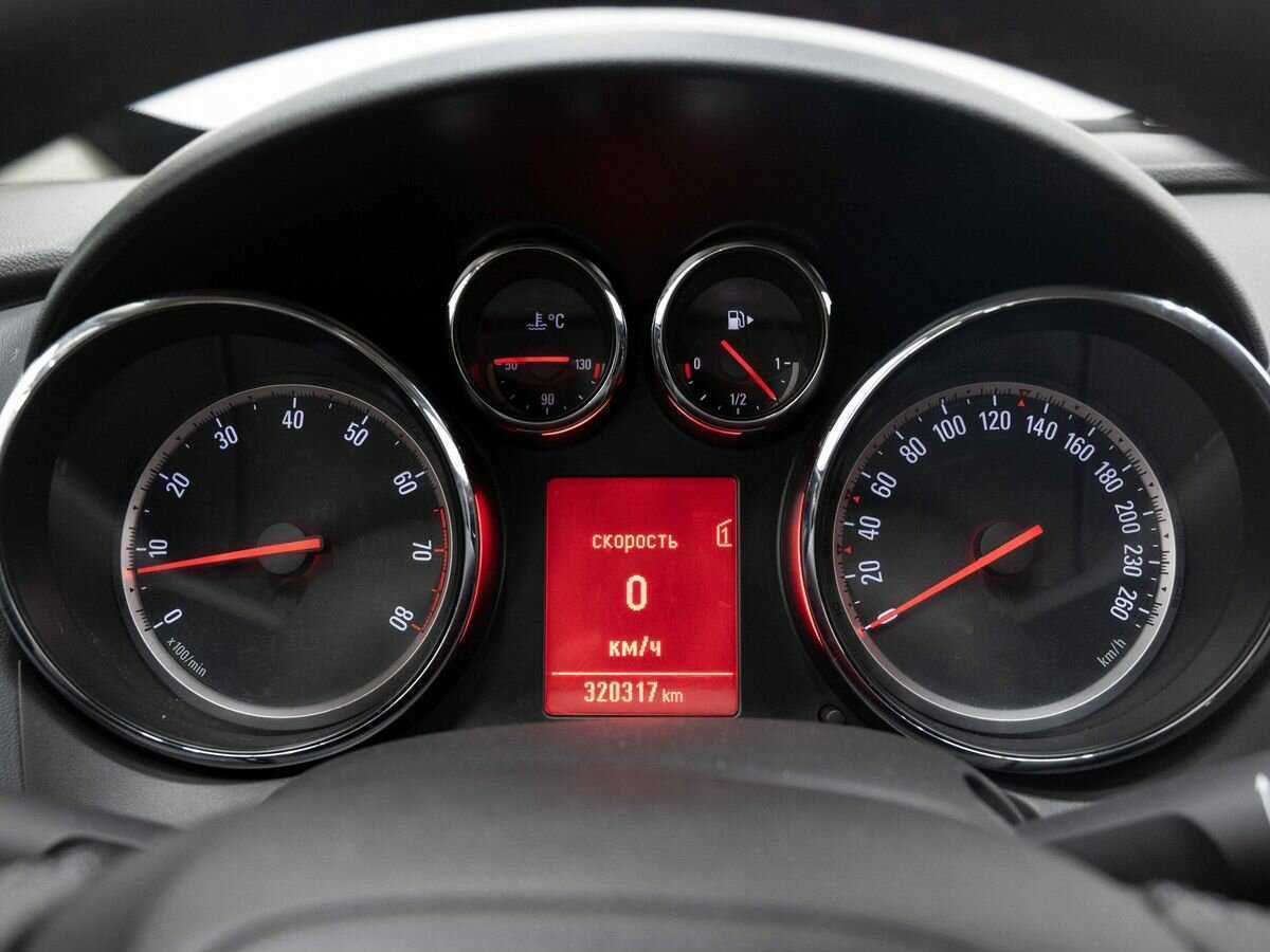 Opel Astra 2012 года с пробегом. Фото: #16