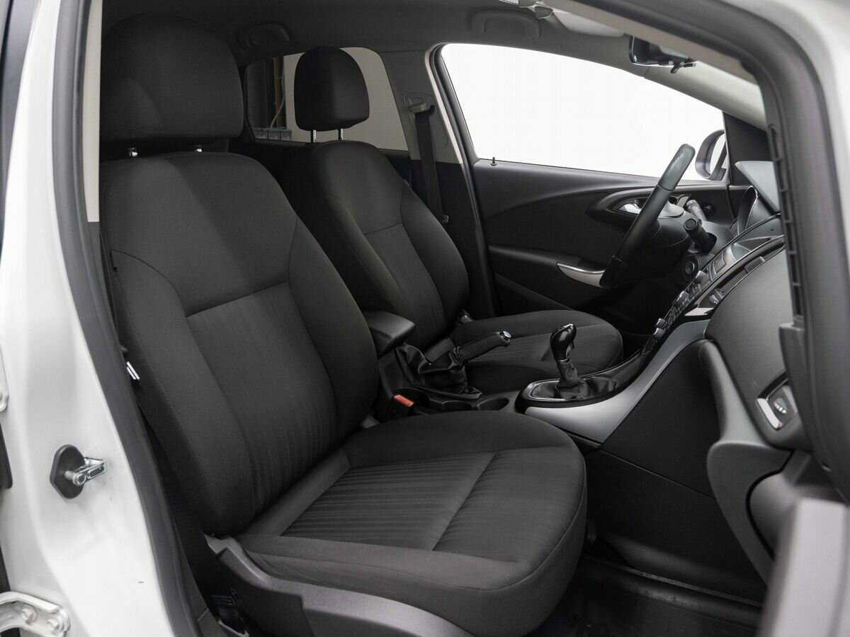 Opel Astra 2013 года с пробегом. Фото: #11