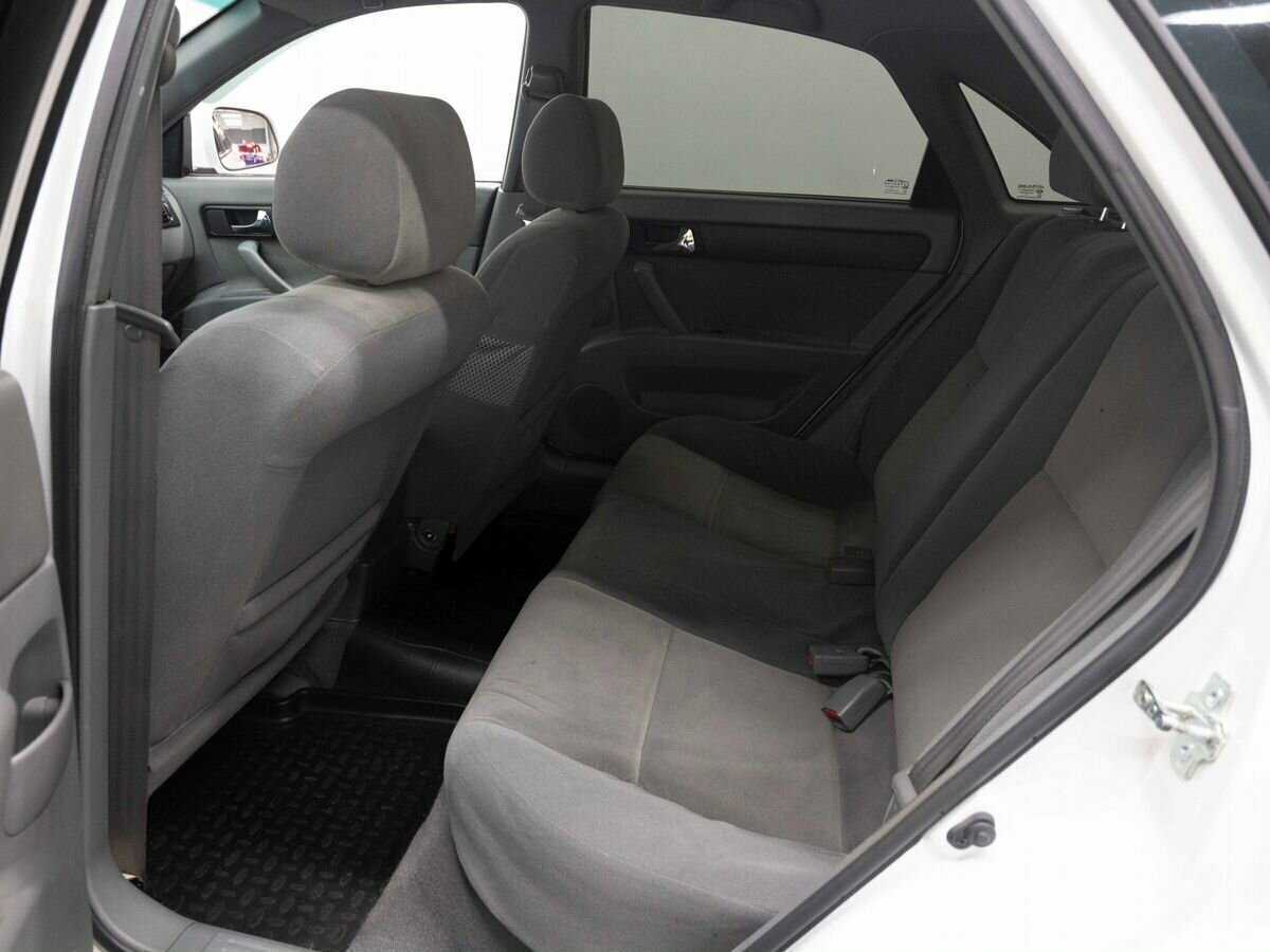 Daewoo Gentra 2013 года с пробегом. Фото: #9