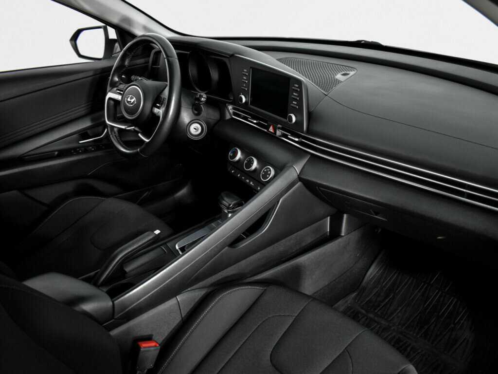 Hyundai Elantra 2021 года с пробегом. Фото: #8