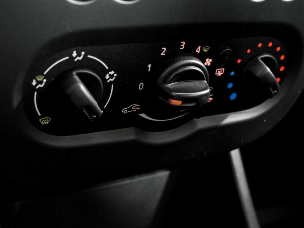 Renault Logan 2013 года с пробегом. Фото: #10