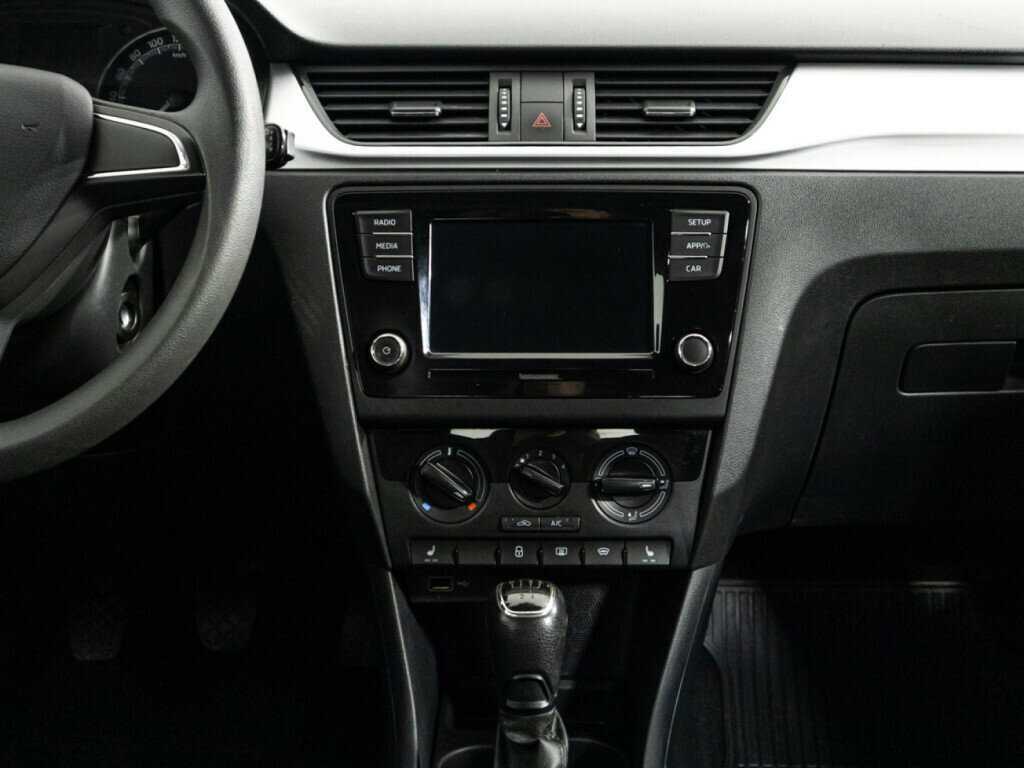 Skoda Rapid 2018 года с пробегом. Фото: #12