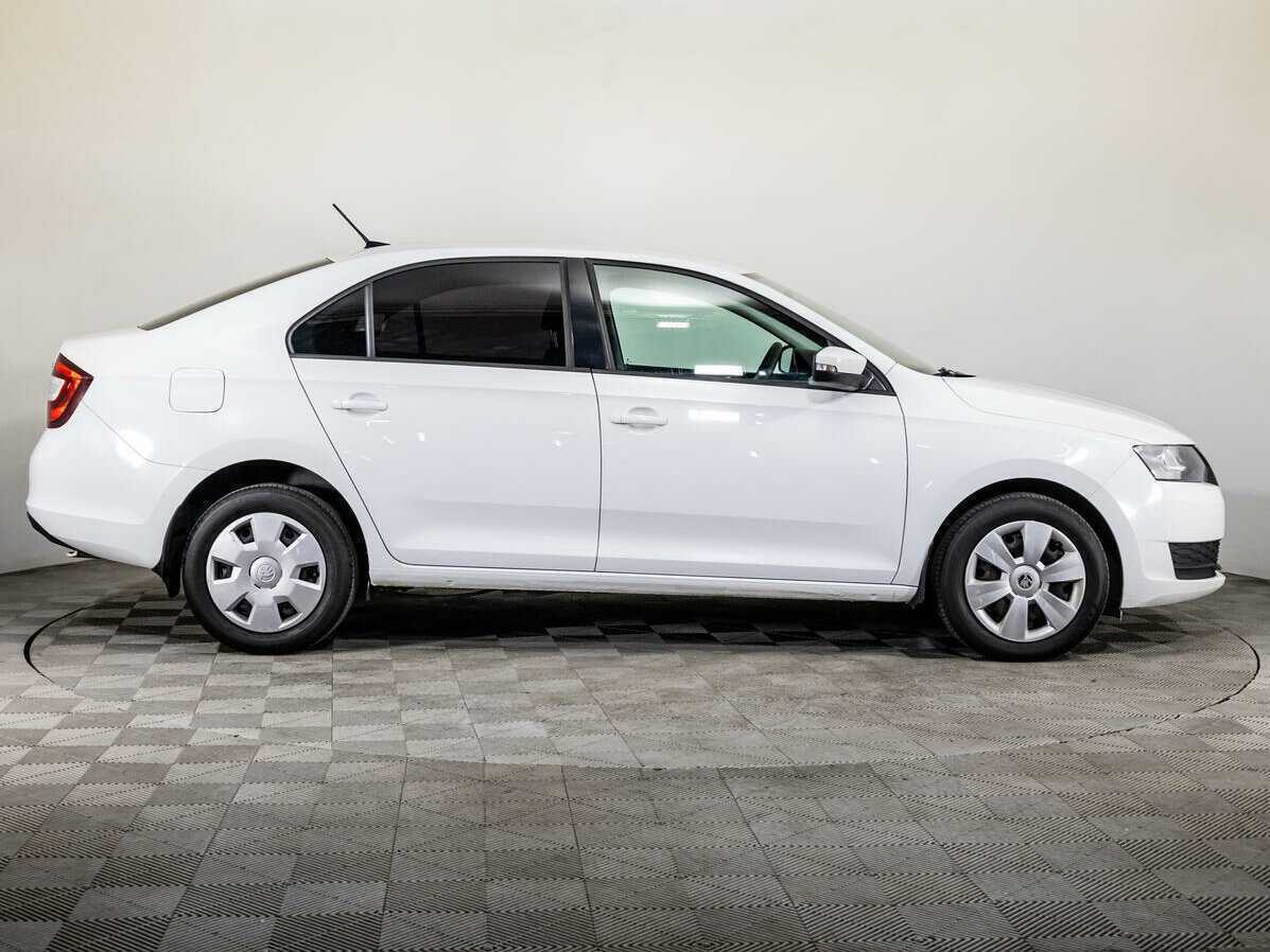 Skoda Rapid 2018 года с пробегом. Фото: #3