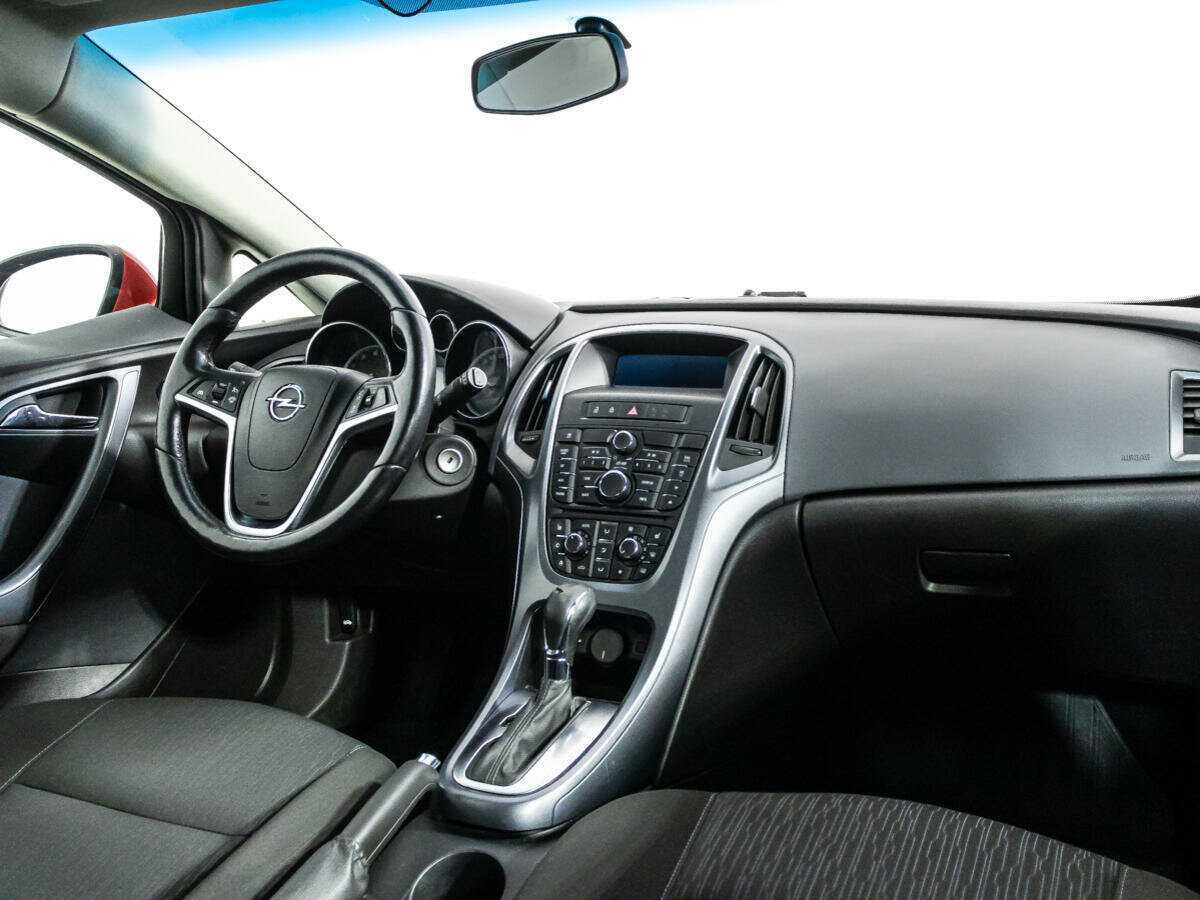 Opel Astra 2013 года с пробегом. Фото: #8