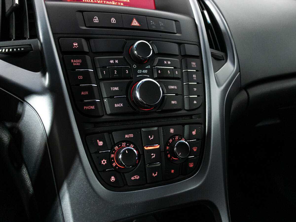 Opel Astra 2013 года с пробегом. Фото: #14