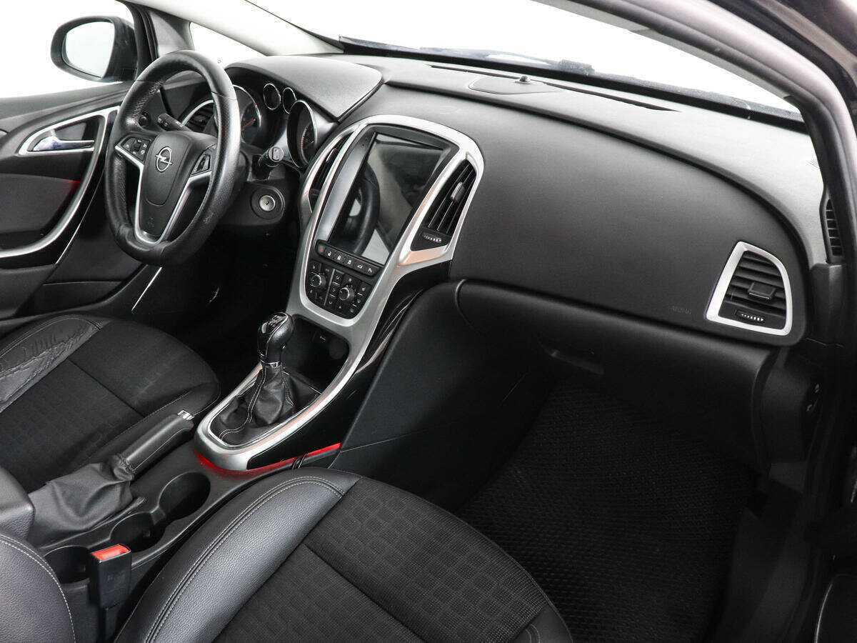 Opel Astra 2013 года с пробегом. Фото: #5