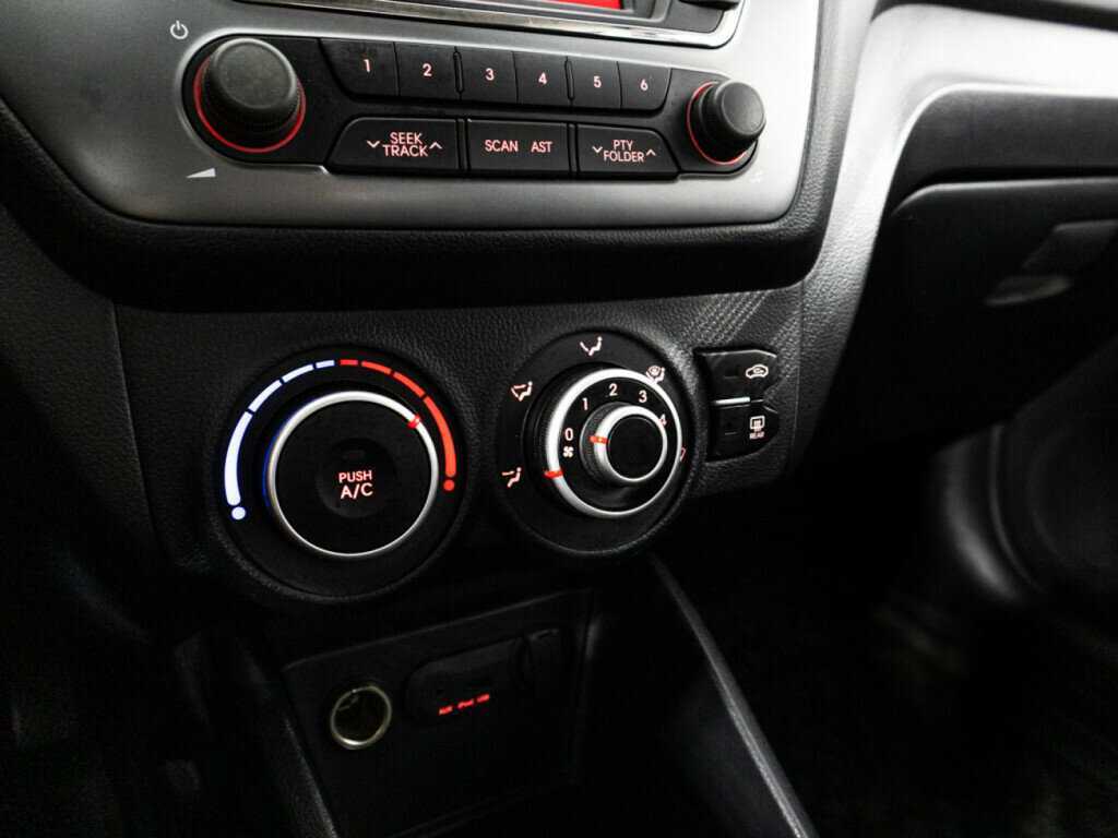 Kia Rio 2014 года с пробегом. Фото: #14