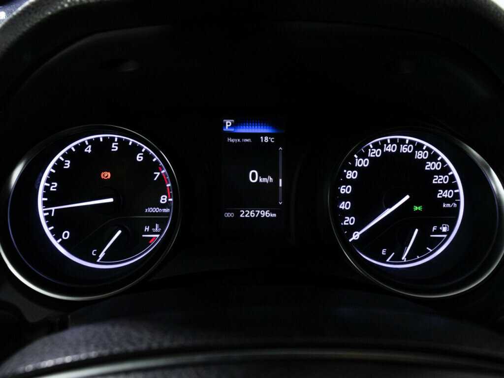 Toyota Camry 2018 года с пробегом. Фото: #11