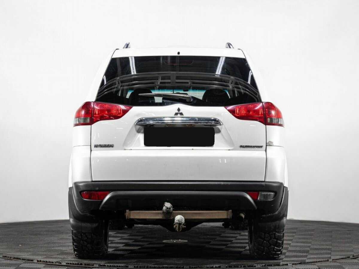 Mitsubishi Pajero Sport 2014 года с пробегом. Фото: #4