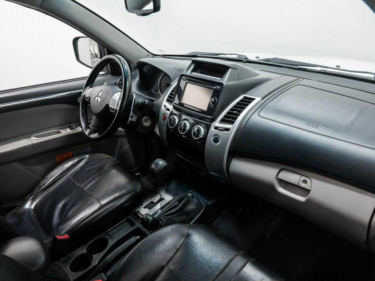 Mitsubishi Pajero Sport 2014 года с пробегом. Фото: #6