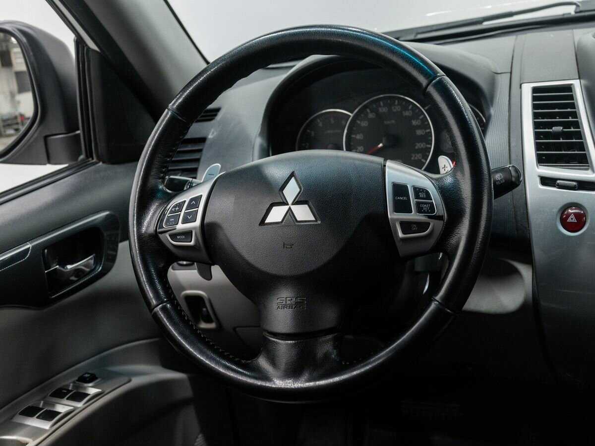 Mitsubishi Pajero Sport 2014 года с пробегом. Фото: #10