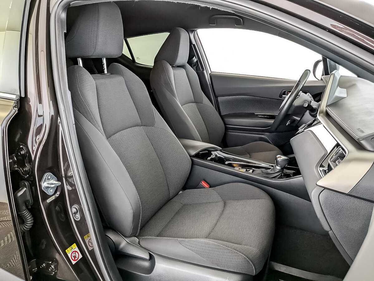 Toyota C-HR 2019 года с пробегом. Фото: #21