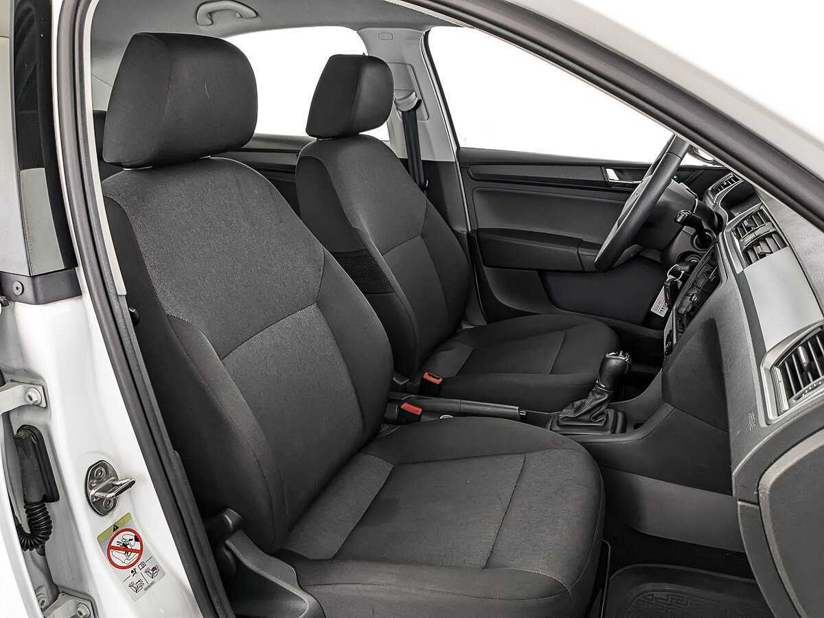 Skoda Rapid 2019 года с пробегом. Фото: #20