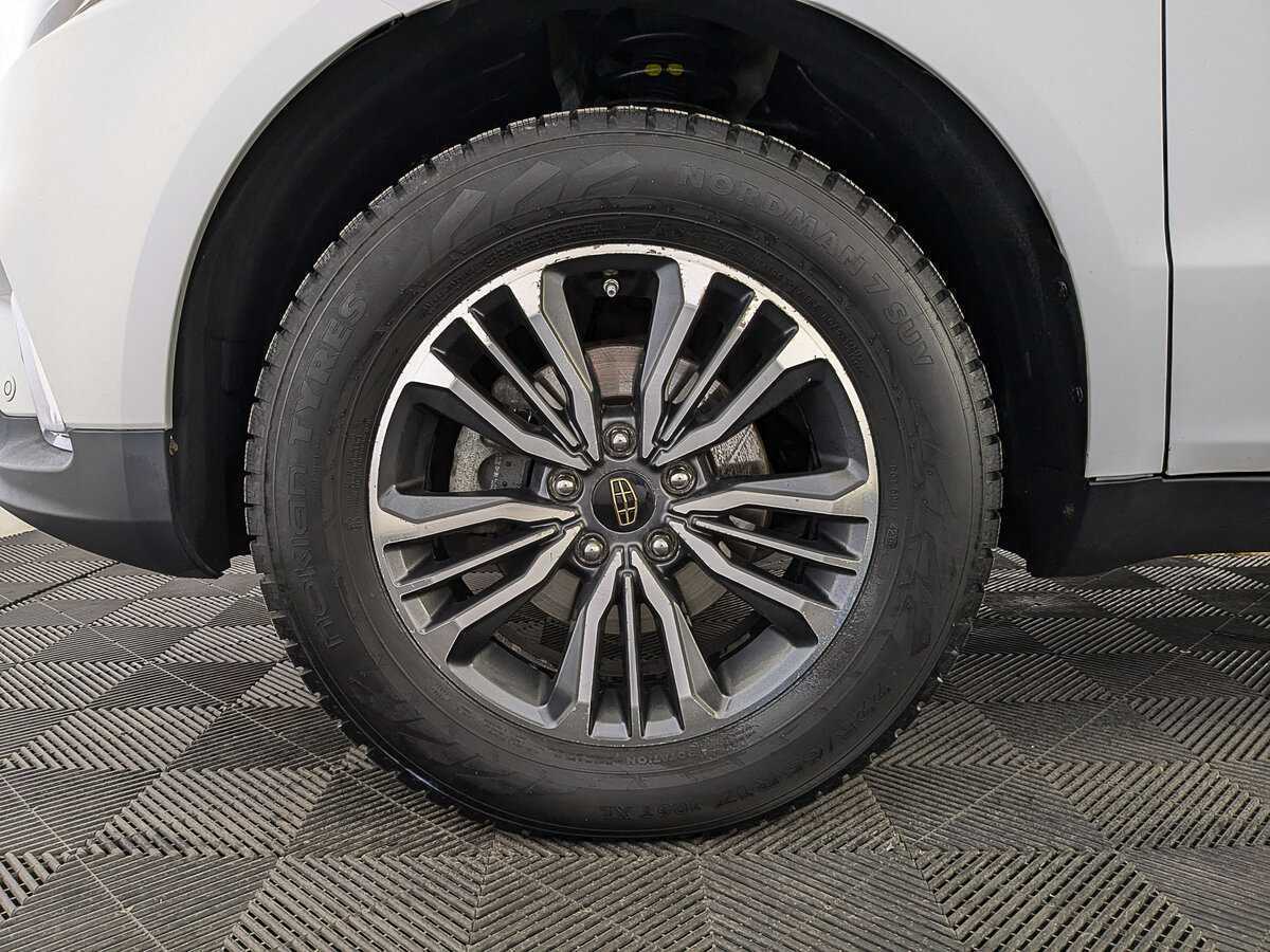 Geely Emgrand X7 2018 года с пробегом. Фото: #11