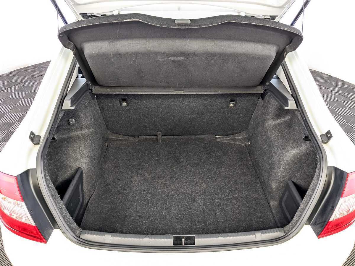 Skoda Rapid 2017 года с пробегом. Фото: #9