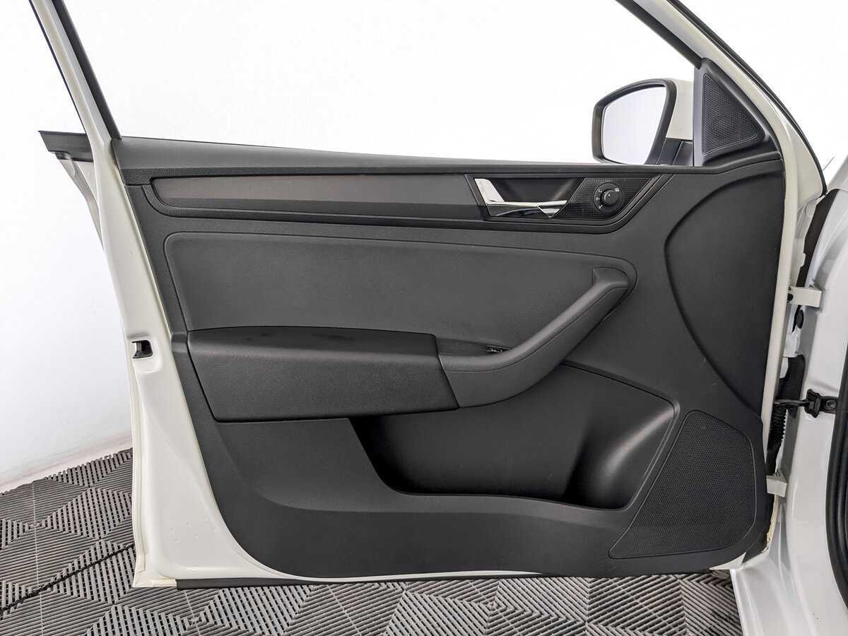 Skoda Rapid 2019 года с пробегом. Фото: #18