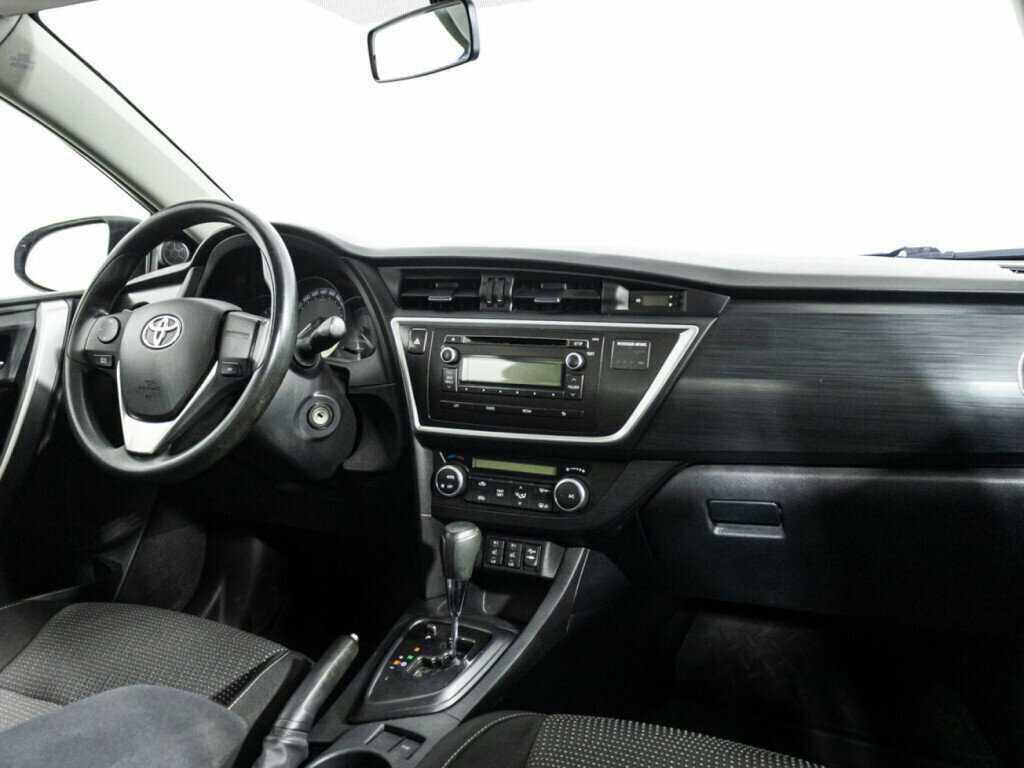 Toyota Auris 2013 года с пробегом. Фото: #8