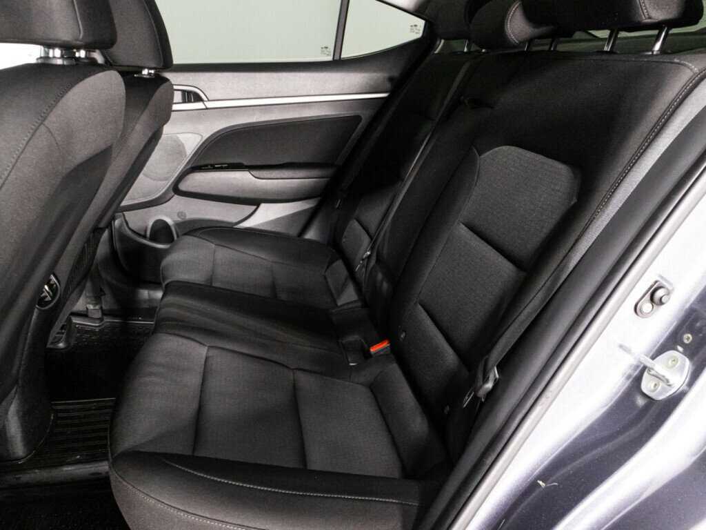 Hyundai Elantra 2018 года с пробегом. Фото: #9