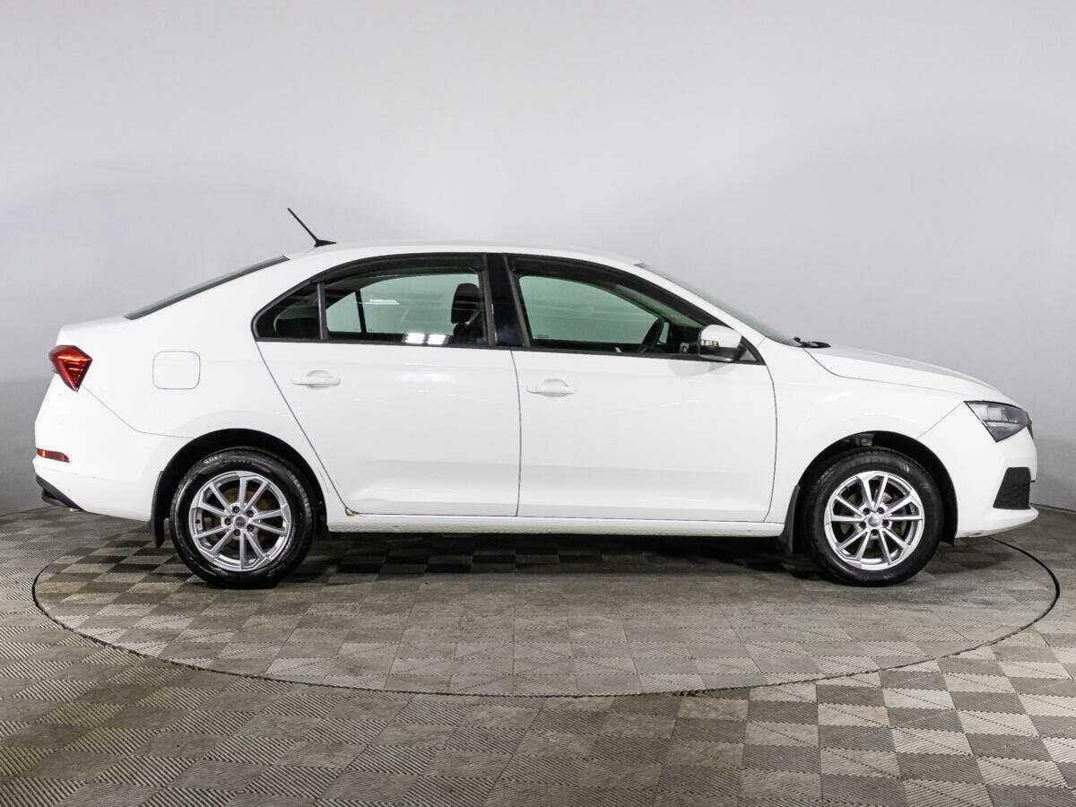 Skoda Rapid 2021 года с пробегом. Фото: #3