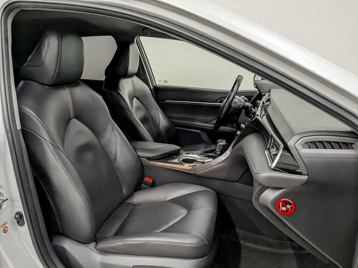 Toyota Camry 2019 года с пробегом. Фото: #21