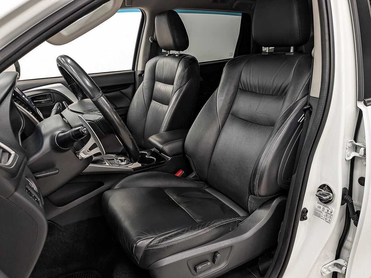 Mitsubishi Pajero Sport 2017 года с пробегом. Фото: #17