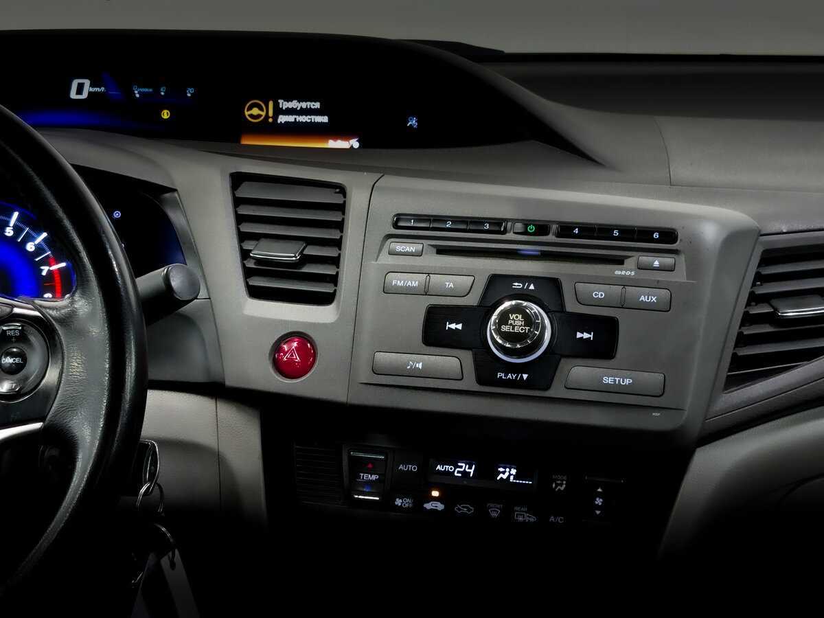 Honda Civic 2012 года с пробегом. Фото: #14