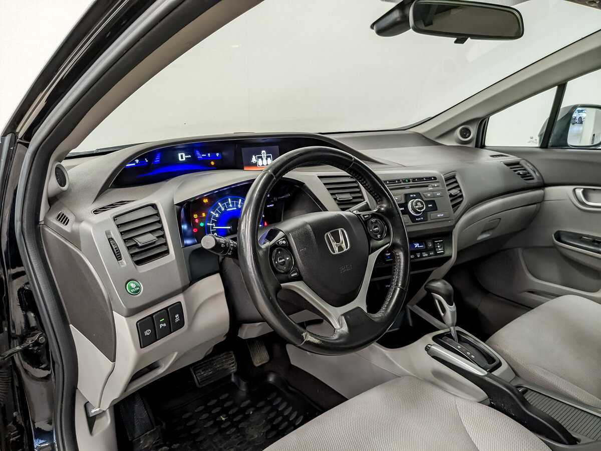 Honda Civic 2012 года с пробегом. Фото: #15