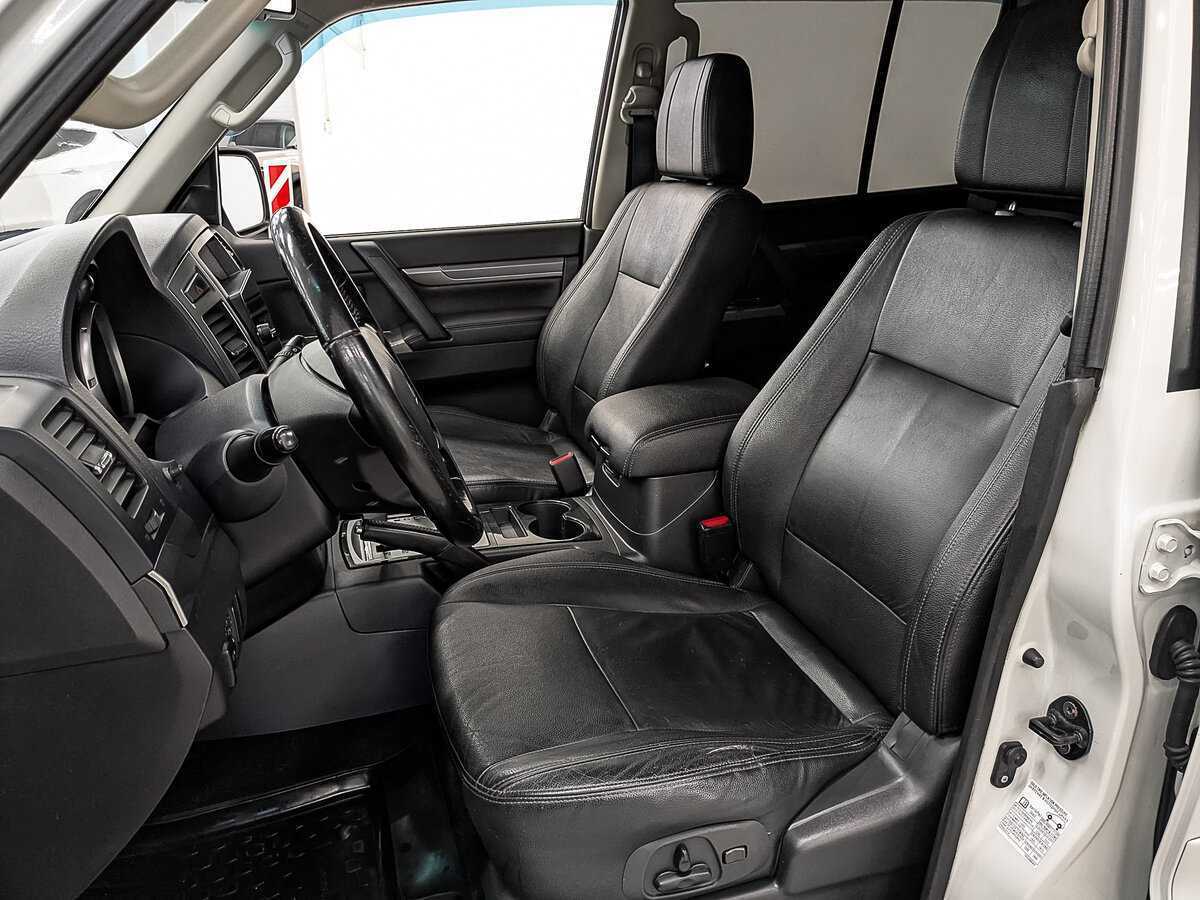 Mitsubishi Pajero 2015 года с пробегом. Фото: #19