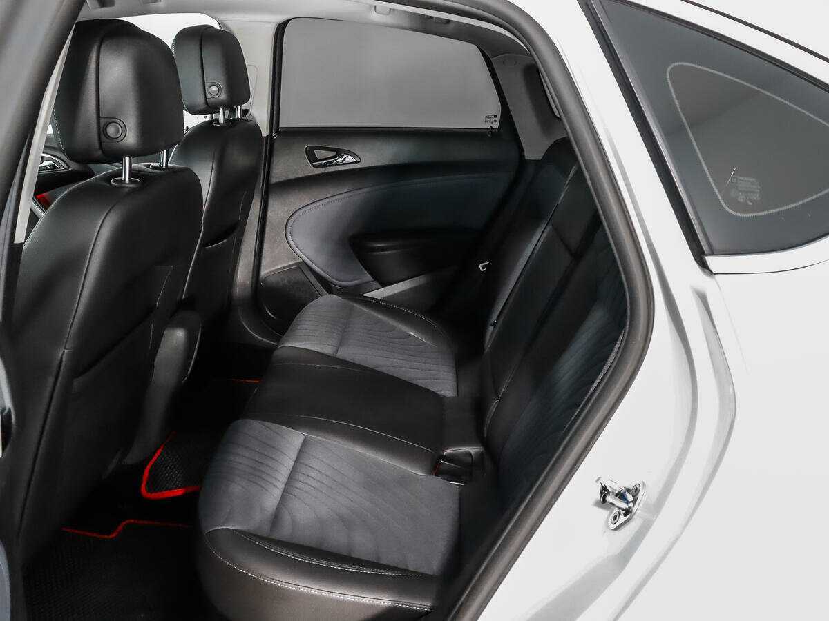 Opel Astra 2013 года с пробегом. Фото: #9