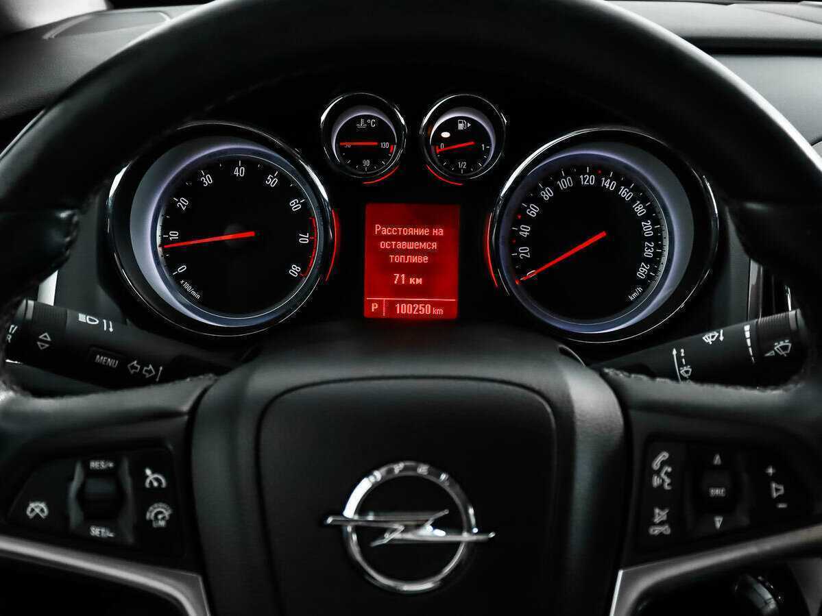 Opel Astra 2013 года с пробегом. Фото: #14