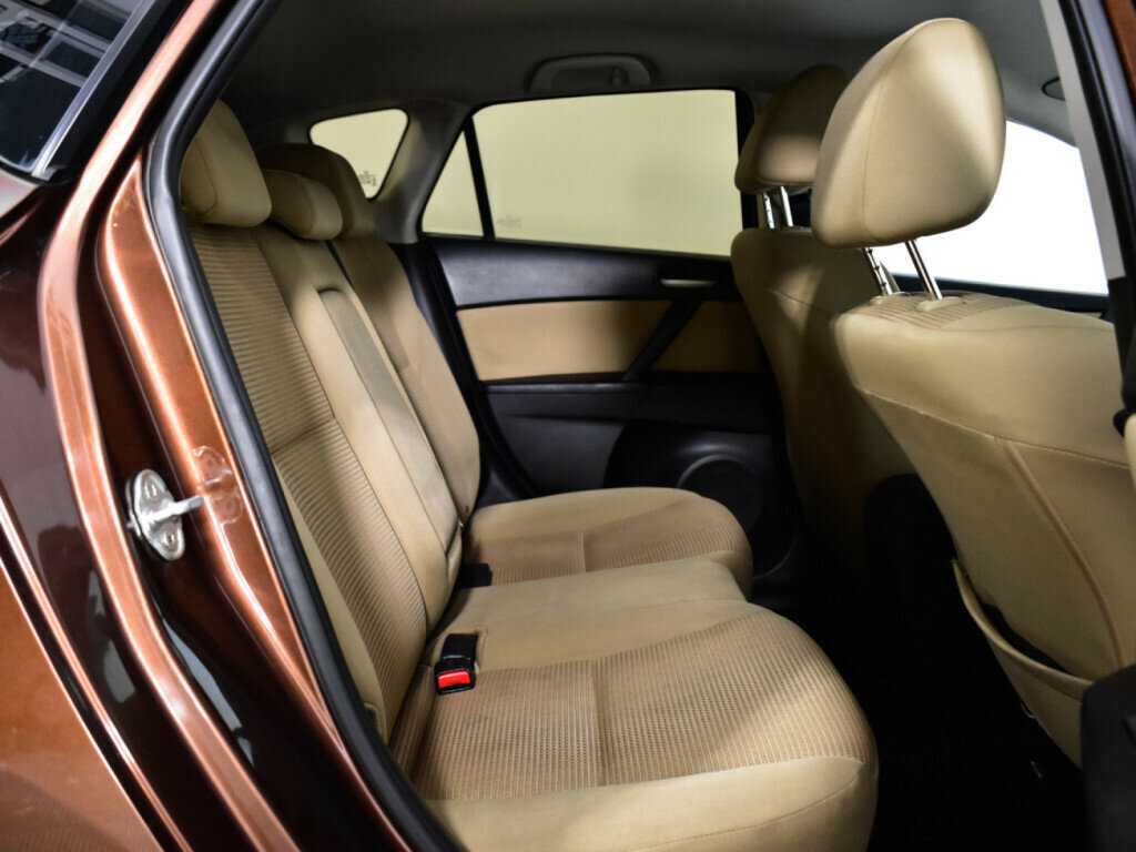 Mazda 3 2012 года с пробегом. Фото: #9