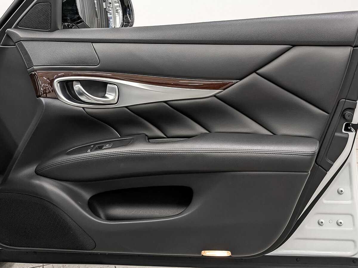 Infiniti Q70 2016 года с пробегом. Фото: #24