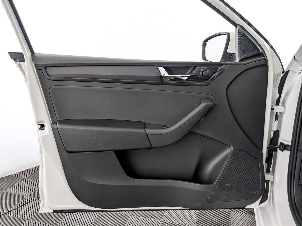 Skoda Rapid 2017 года с пробегом. Фото: #16