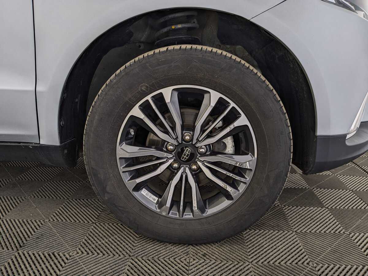Geely Emgrand X7 2020 года с пробегом. Фото: #11