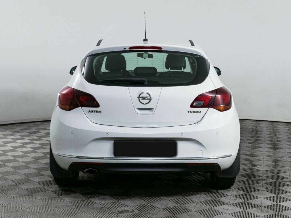 Opel Astra 2013 года с пробегом. Фото: #4