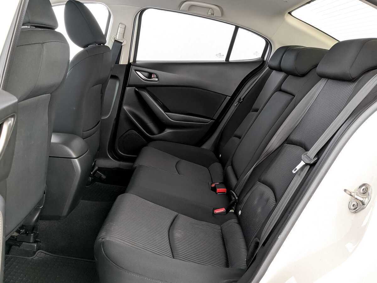 Mazda 3 2015 года с пробегом. Фото: #11