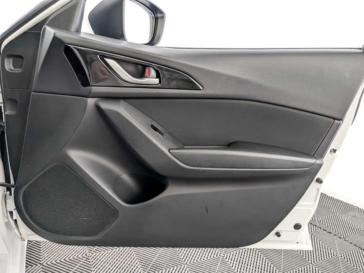 Mazda 3 2015 года с пробегом. Фото: #23