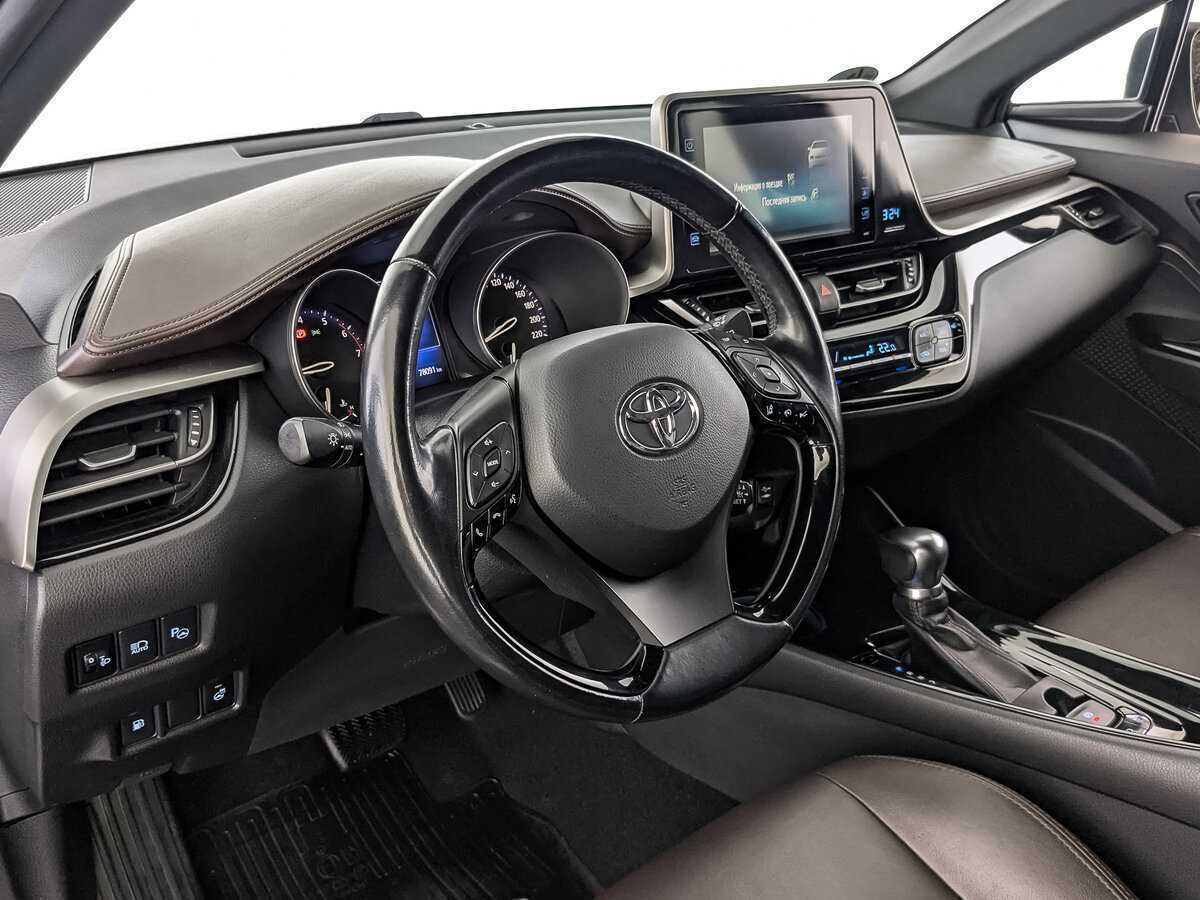 Toyota C-HR 2017 года с пробегом. Фото: #14