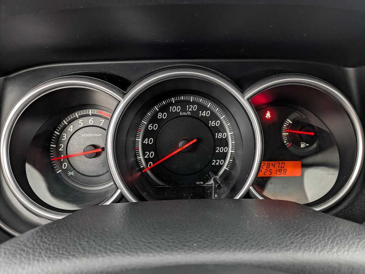 Nissan Tiida 2013 года с пробегом. Фото: #15