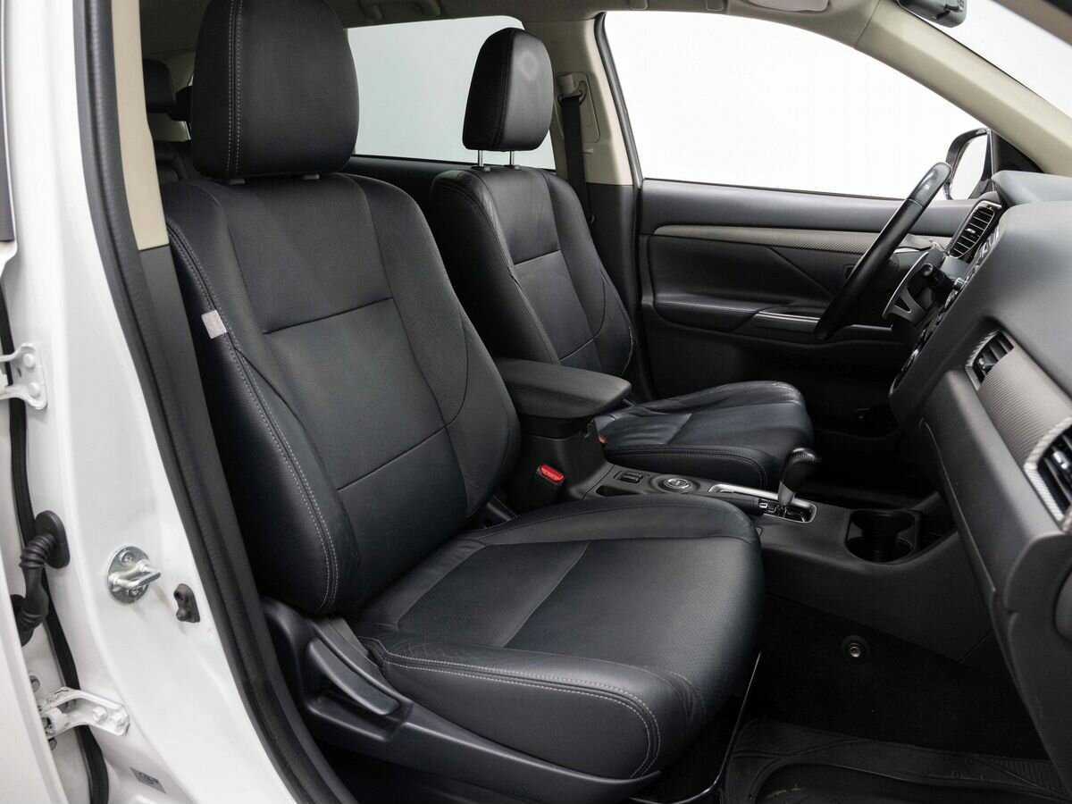 Mitsubishi Outlander 2012 года с пробегом. Фото: #12