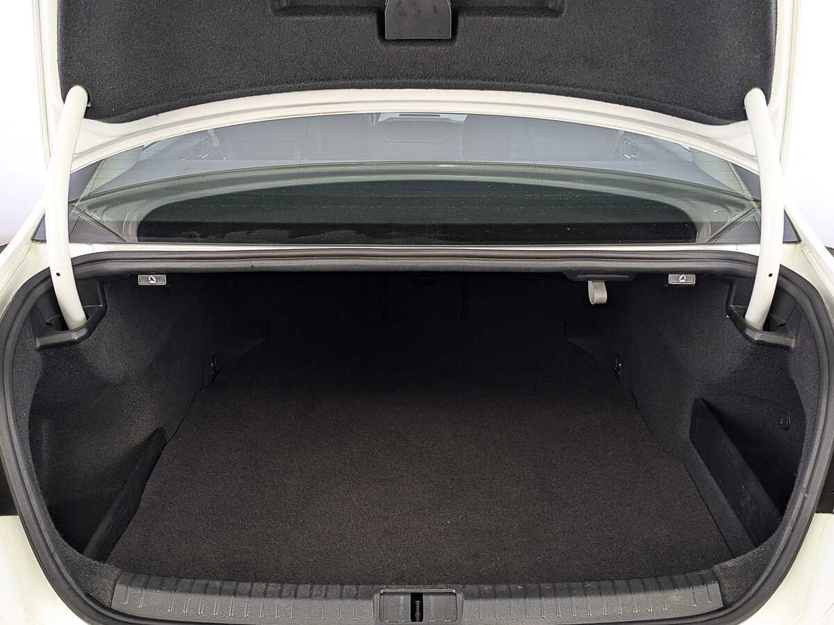 Volkswagen Passat 2019 года с пробегом. Фото: #9