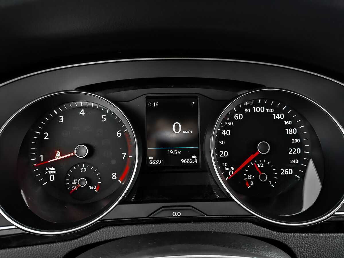 Volkswagen Passat 2019 года с пробегом. Фото: #15