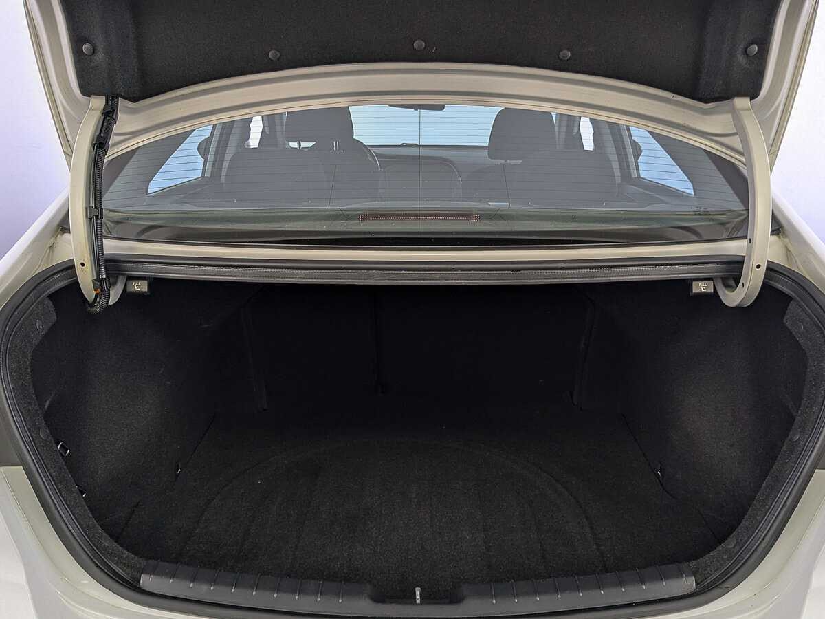 Hyundai Elantra 2018 года с пробегом. Фото: #9