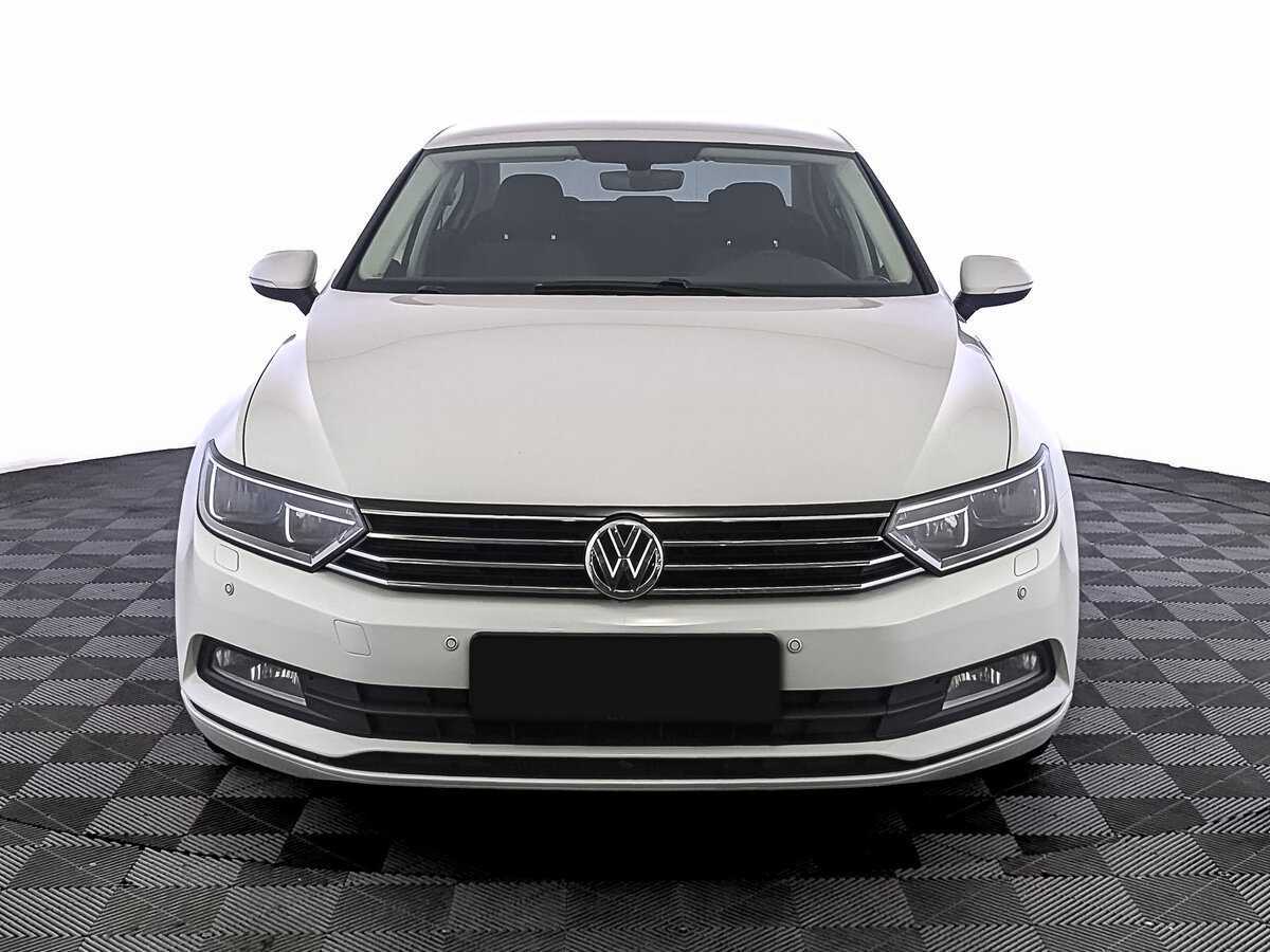 Volkswagen Passat 2017 года с пробегом. Фото: #1