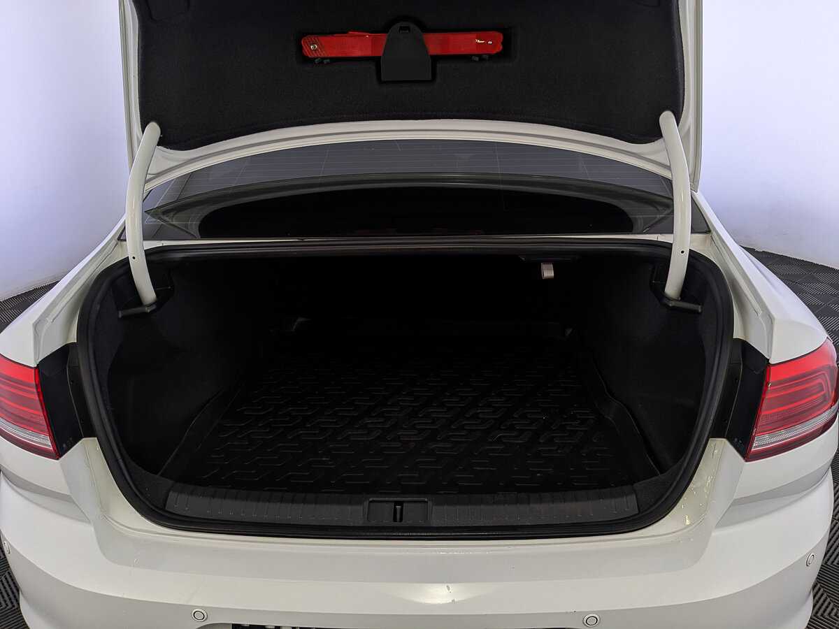 Volkswagen Passat 2017 года с пробегом. Фото: #9