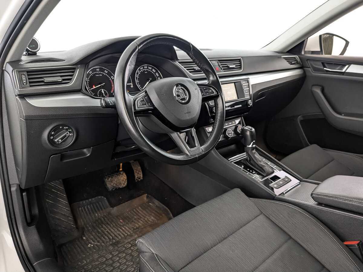 Skoda Superb 2017 года с пробегом. Фото: #14
