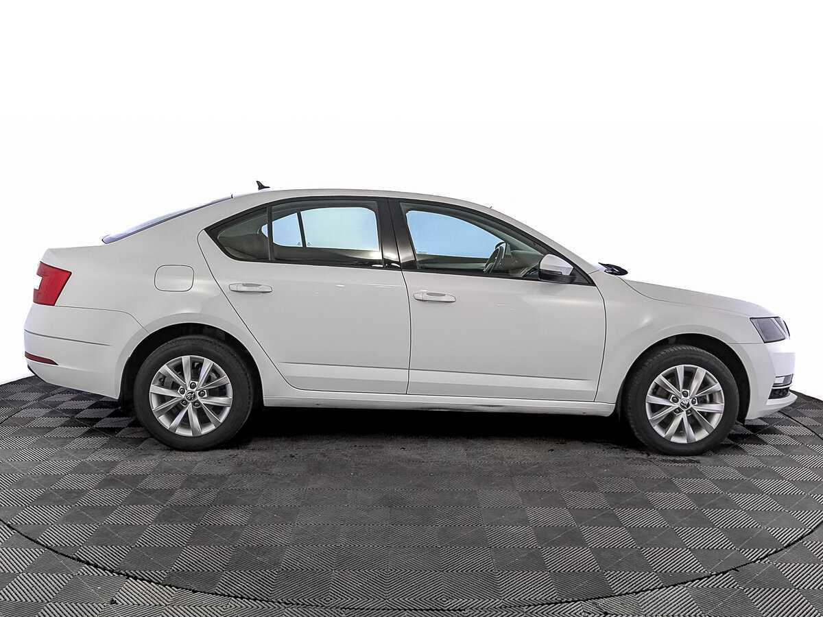Skoda Octavia 2019 года с пробегом. Фото: #3