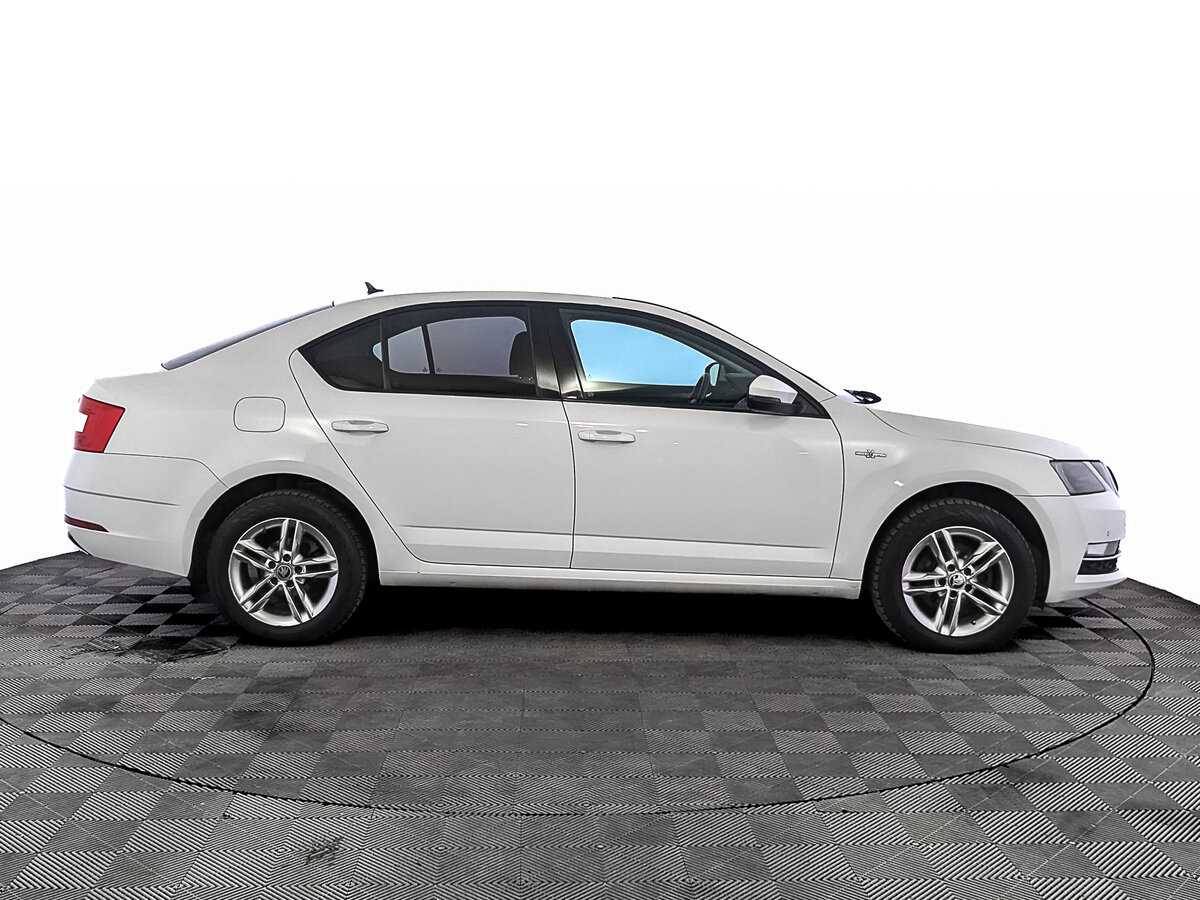 Skoda Octavia 2018 года с пробегом. Фото: #3
